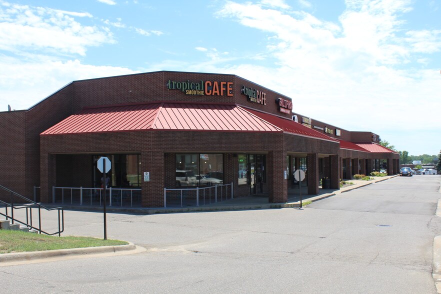 2103 S Linden Rd, Flint, MI à louer - Photo du bâtiment - Image 3 de 5