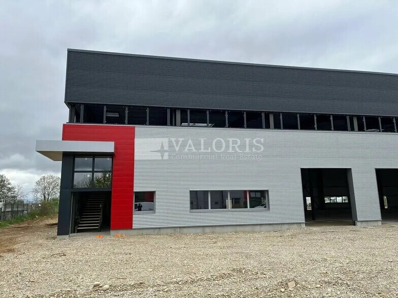 Flex dans Dagneux à louer - Photo du bâtiment - Image 3 de 7