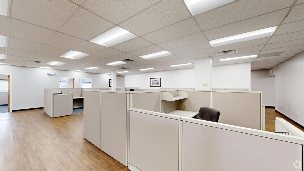 21-00 State Route 208, Fair Lawn, NJ à louer - Numérisation 3D de Matterport - Image 2 de 19