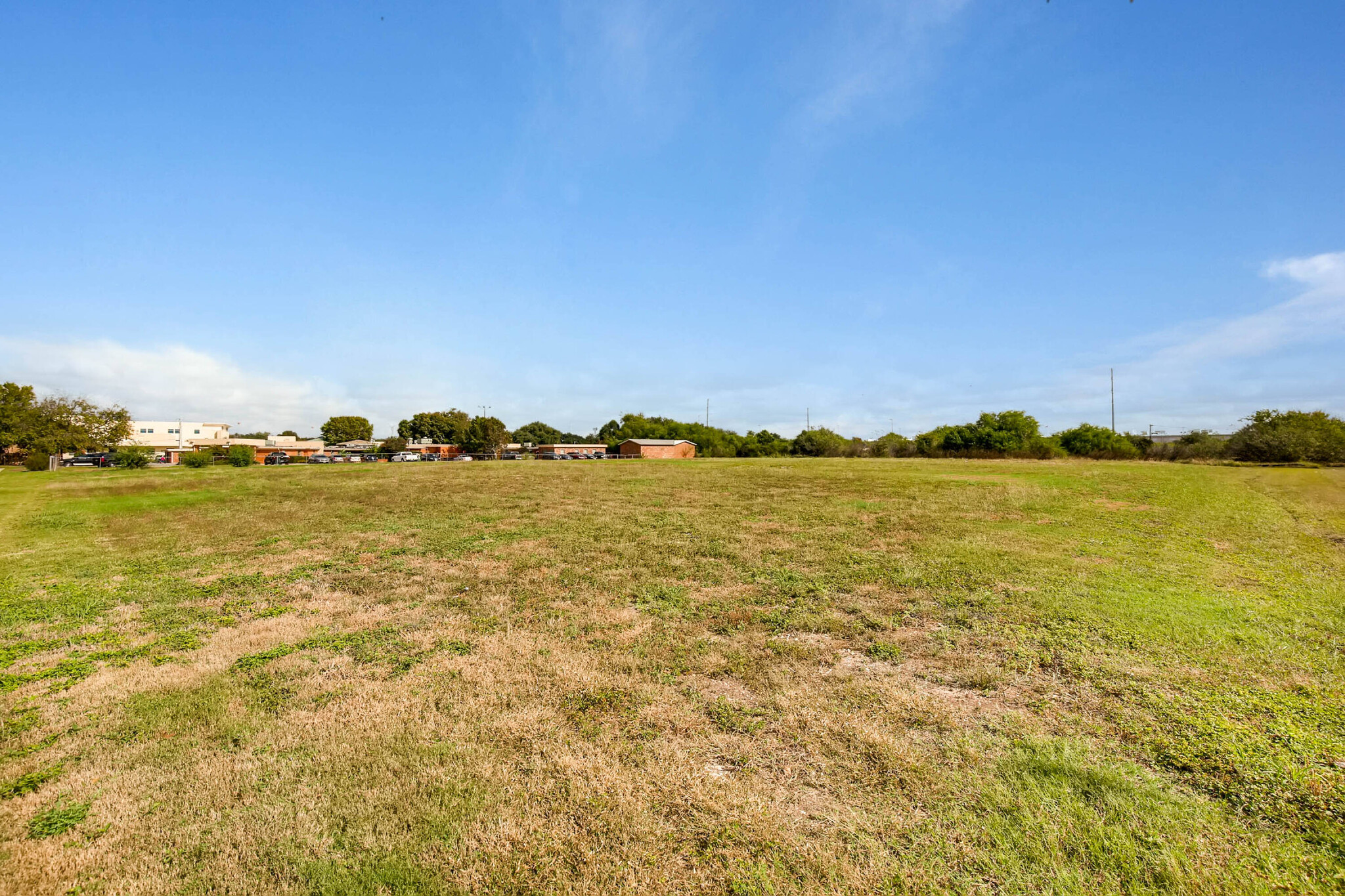 421 S King St, Seguin, TX for lease Primary Photo- Image 1 of 12