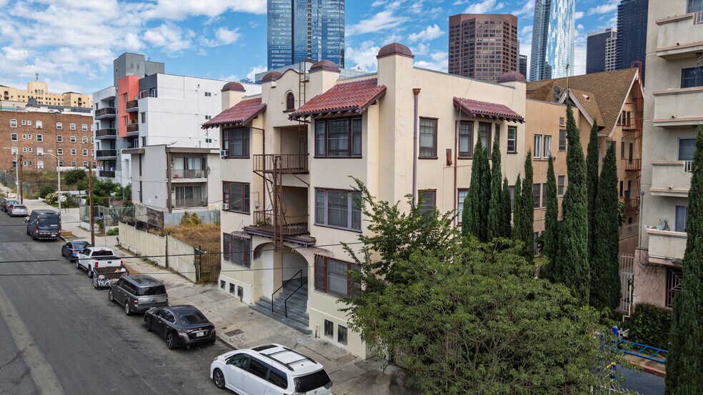 762 Hartford Ave, Los Angeles, CA à vendre - Photo du bâtiment - Image 1 de 11