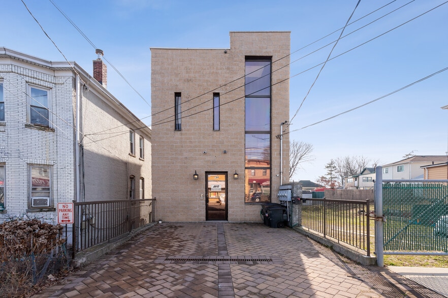 144 Mcclean Ave, Staten Island, NY for lease - Building Photo - Image 2 of 26