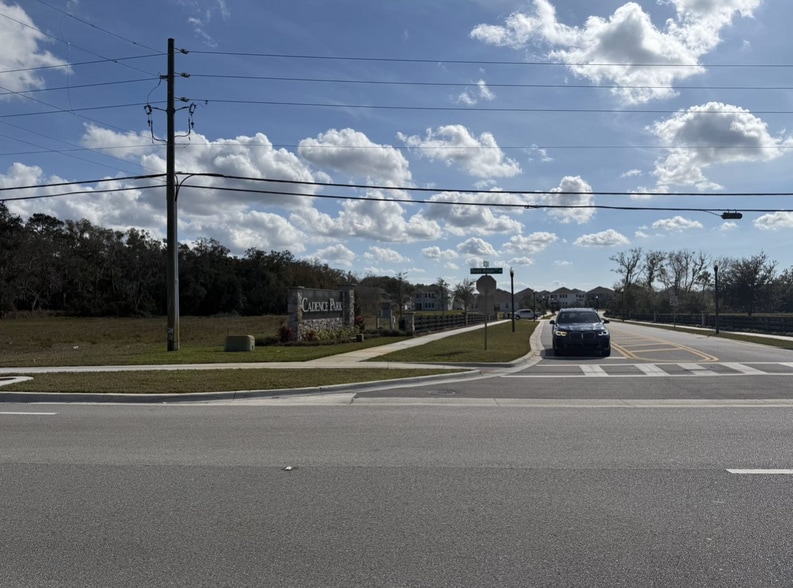 6011 Redpine Way, Sanford, FL à vendre - Photo du bâtiment - Image 2 de 3