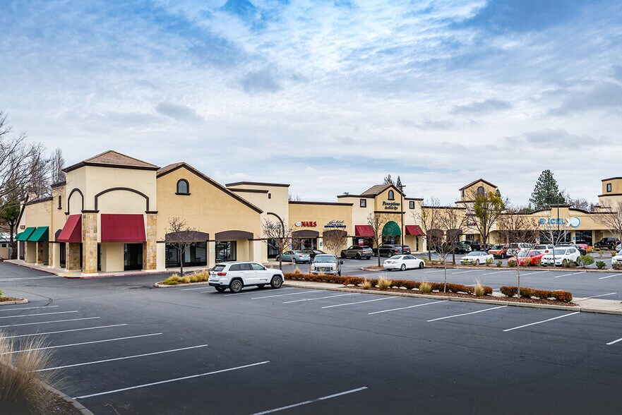 8505-8525 Madison Ave, Fair Oaks, CA à louer - Photo du bâtiment - Image 3 de 7