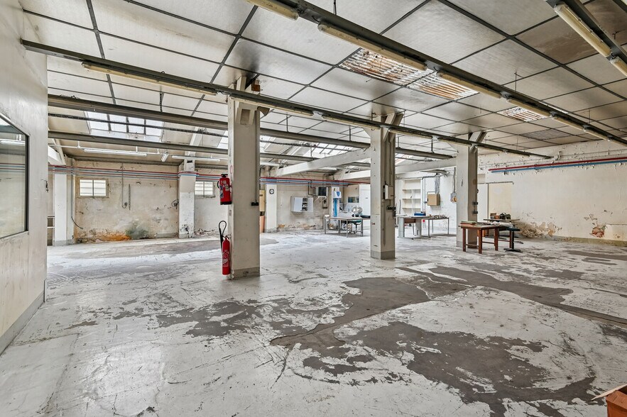 Commerce de détail dans Paris à louer - Photo du bâtiment - Image 3 de 12