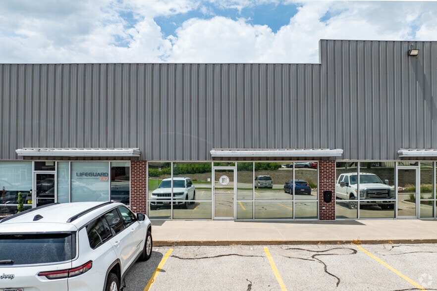 14503 Grover St, Omaha, NE for lease - Building Photo - Image 2 of 6