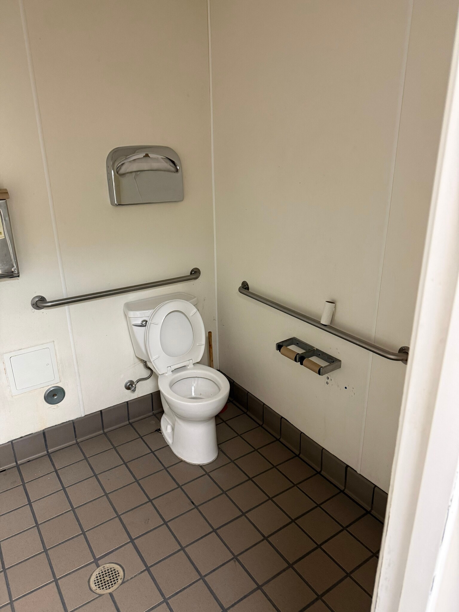 8325-8349 Foothill Blvd, Sunland, CA for lease Interior Photo- Image 1 of 18