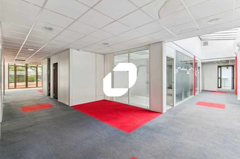 Office in Courbevoie for sale Building Photo- Image 1 of 15
