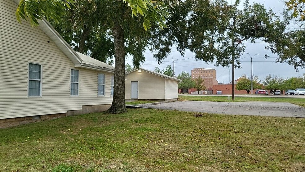 214 N Oklahoma Ave, Shawnee, OK à vendre - Photo du bâtiment - Image 2 de 20