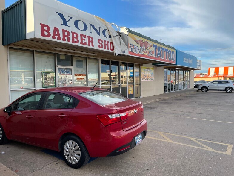6512-6518 NW Cache Rd, Lawton, OK à vendre - Photo du bâtiment - Image 2 de 12