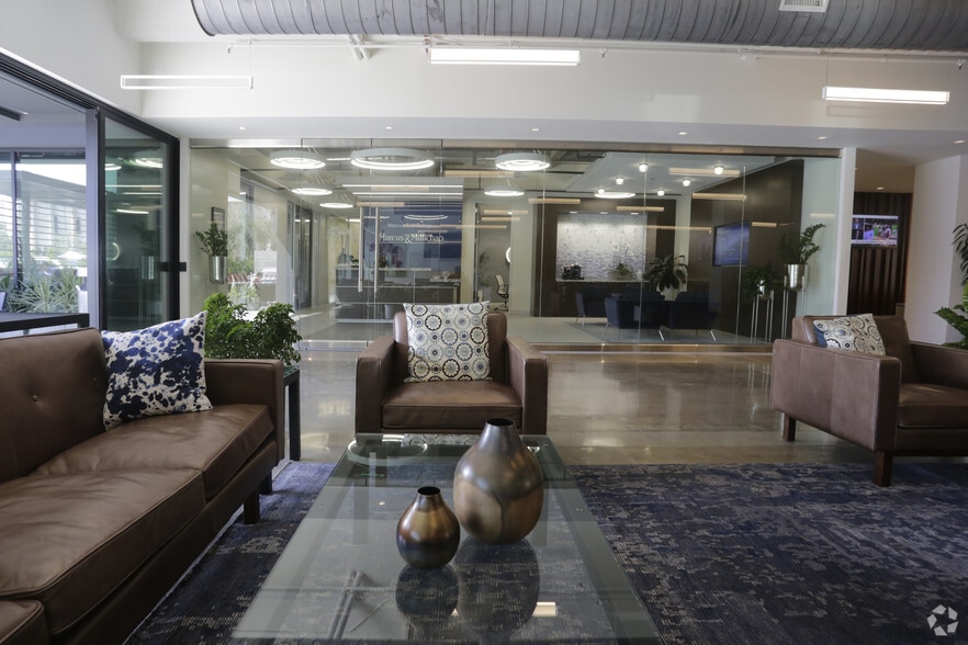 880 Apollo St, El Segundo, CA for lease - Lobby - Image 2 of 11