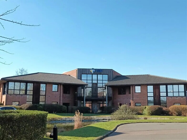 Office in Lezennes for lease - Building Photo - Image 1 of 10