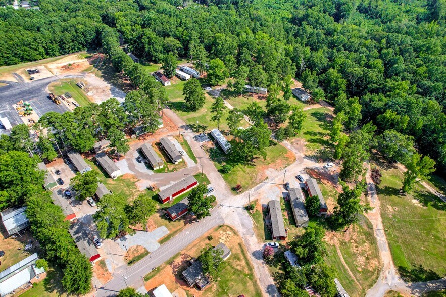 106 Woodlawn Dr, Abbeville, SC à vendre - Photo du bâtiment - Image 2 de 25