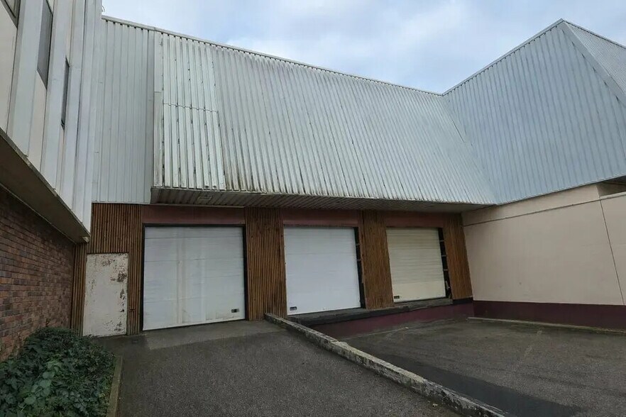 20 Rue Des Marronniers, L'HAY-LES-ROSES à louer - Photo du bâtiment - Image 1 de 12