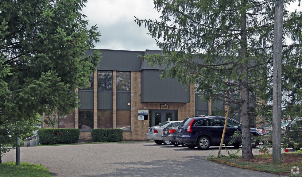 1584 N Routledge Park, London, ON à louer - Photo du bâtiment - Image 2 de 2