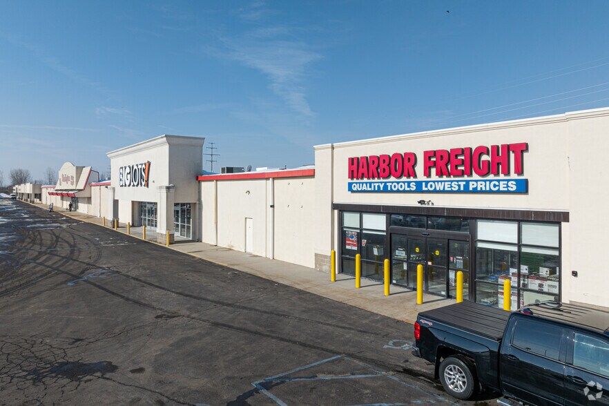 1950 Pipestone Rd, Benton Harbor, MI à louer - Photo du bâtiment - Image 3 de 22