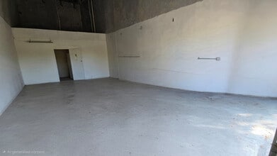 15420 SW 136th St, Miami, FL for lease Interior Photo- Image 2 of 4