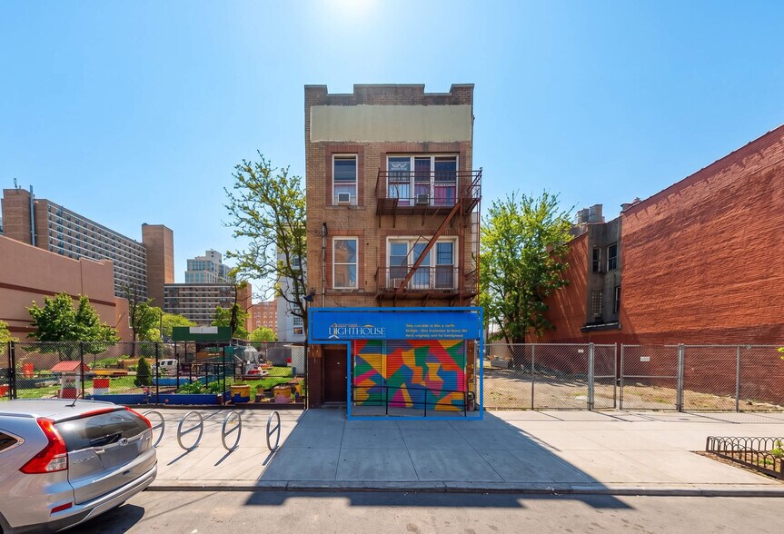 2114 Mermaid Ave, Brooklyn, NY for lease - Building Photo - Image 1 of 8