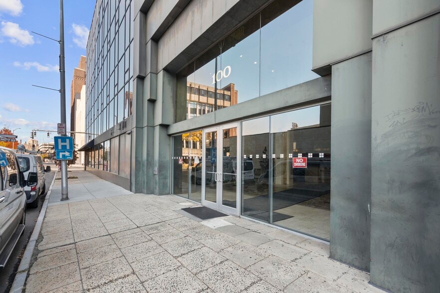 100 Fairfield Ave, Bridgeport, CT for lease - Building Photo - Image 2 of 12