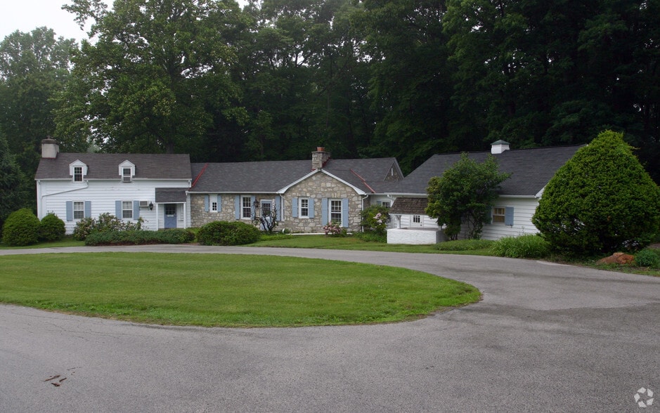 1444 Phoenixville Pike, West Chester, PA à vendre - Photo du bâtiment - Image 2 de 8