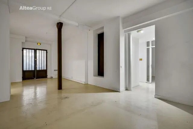 Office in Paris for sale - Interior Photo - Image 3 of 9