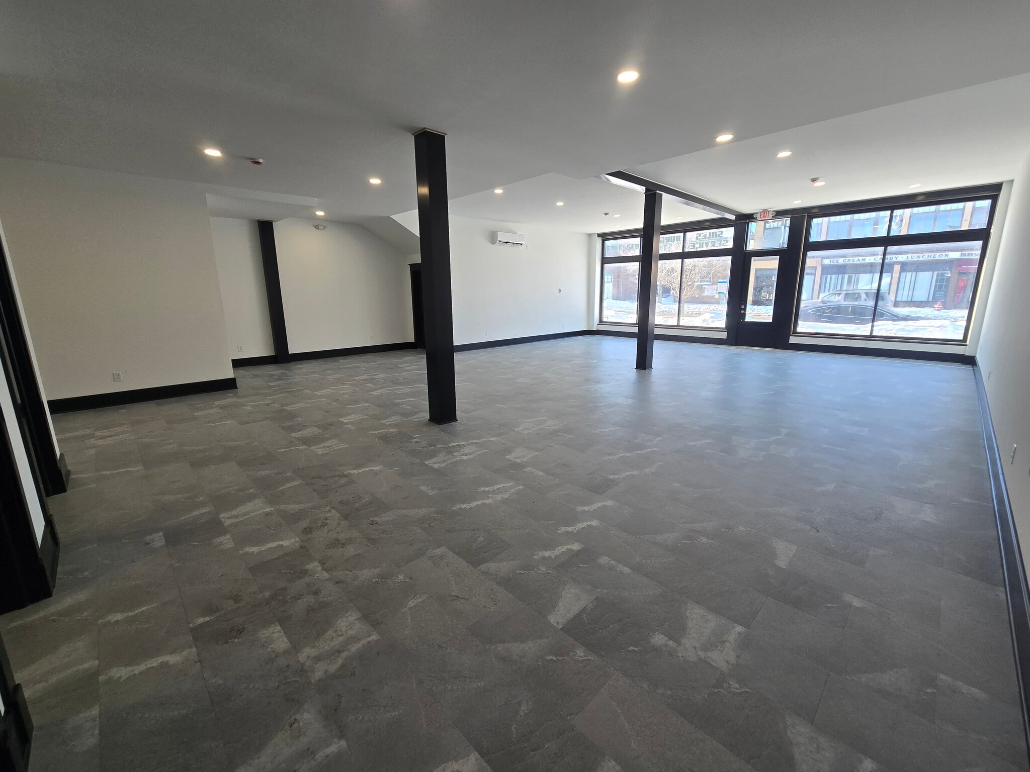 2297 Main St, Buffalo, NY for lease Interior Photo- Image 1 of 7