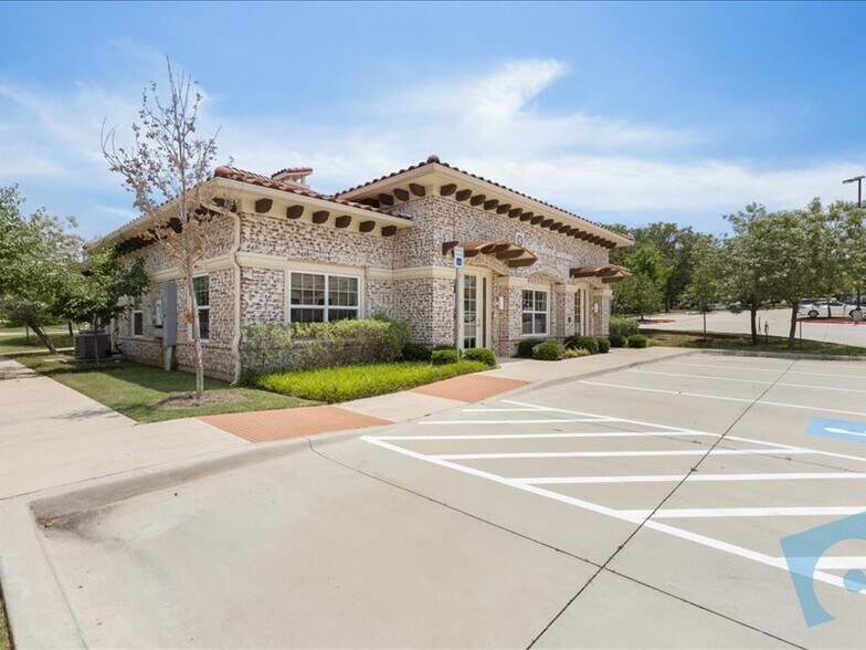 210 Miron Dr, Southlake, TX à louer - Photo du bâtiment - Image 3 de 18