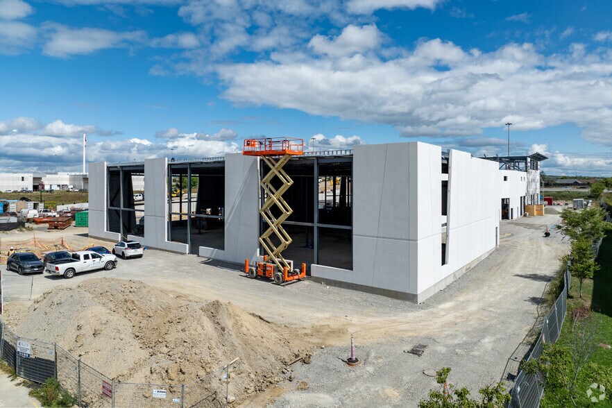 435 Cityview Blvd, Vaughan, ON à vendre - Photo du bâtiment - Image 3 de 22