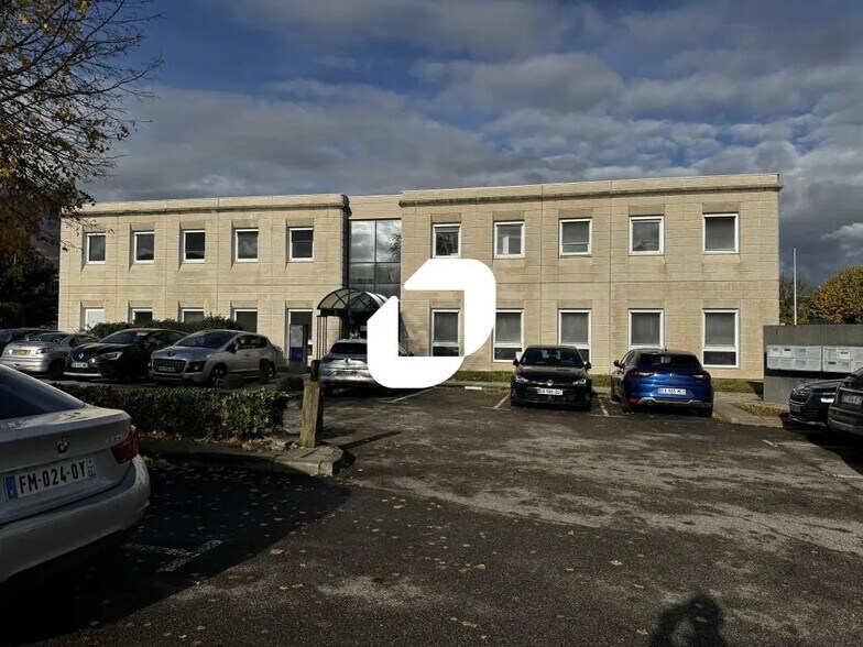 Office in Échirolles for lease - Building Photo - Image 2 of 16