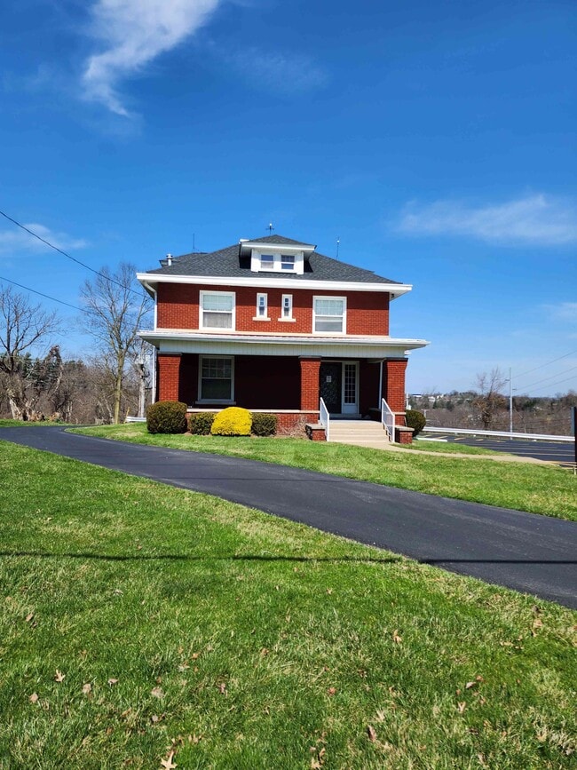 More details for 255 W Main St, Saint Clairsville, OH - Office for Sale