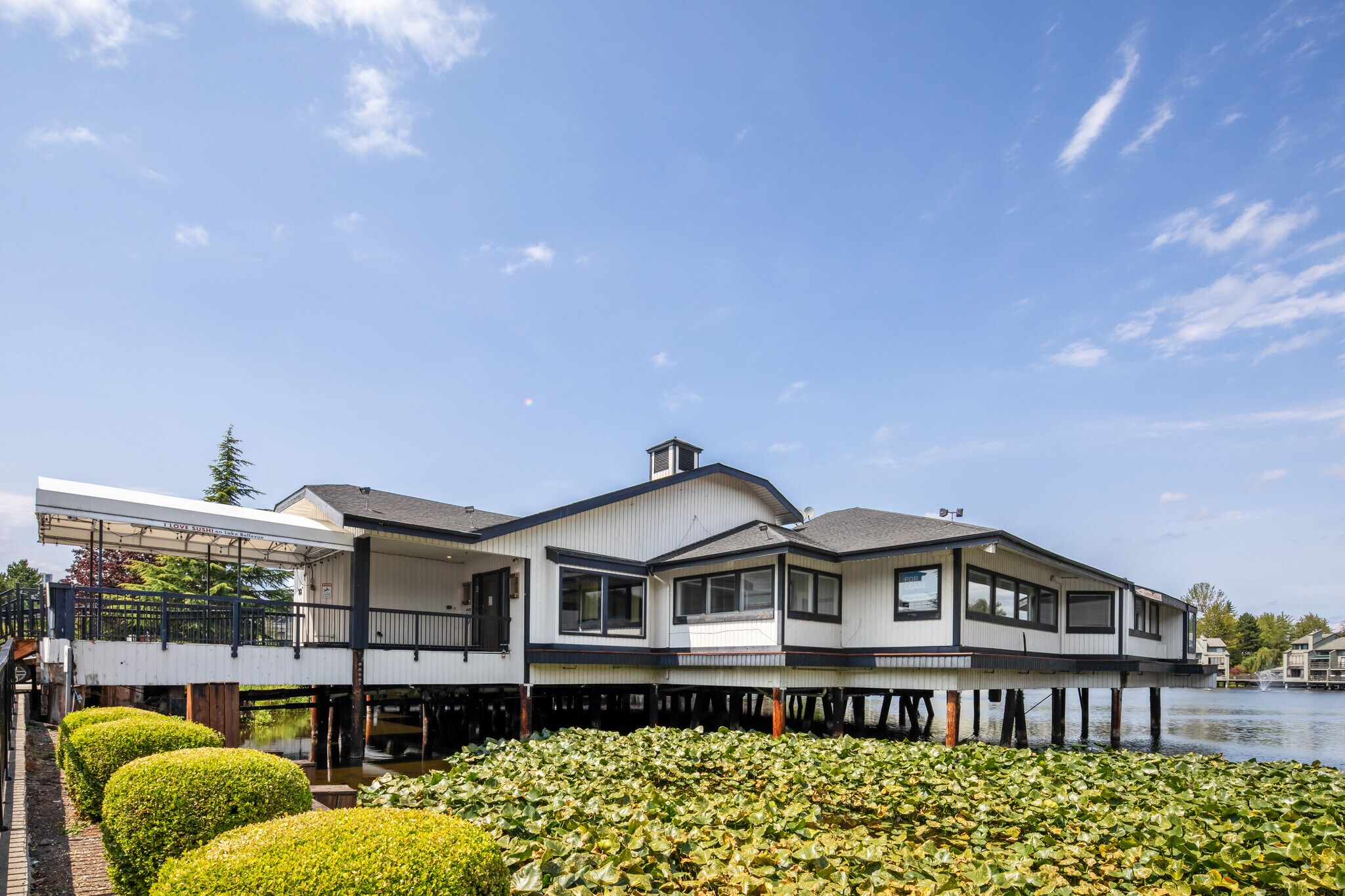23 Lake Bellevue Dr, Bellevue, WA à vendre Photo du bâtiment- Image 1 de 23
