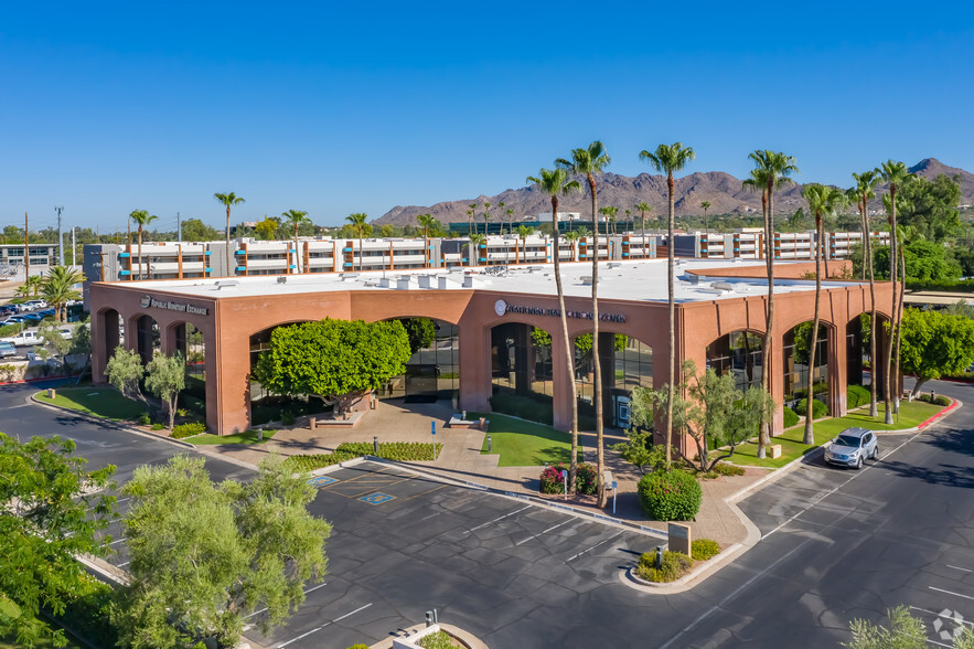 4040 E Camelback Rd, Phoenix, AZ for lease - Building Photo - Image 1 of 12