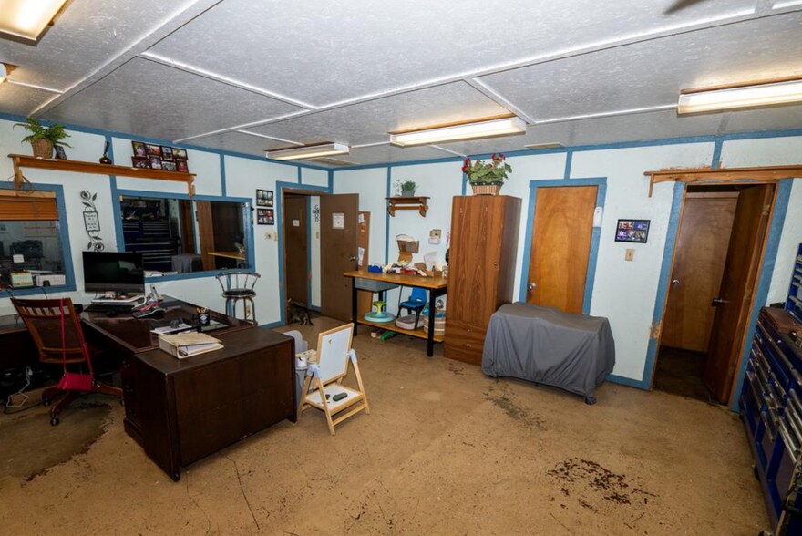 203 Norton St, Lone Oak, TX à vendre - Photo du bâtiment - Image 3 de 6