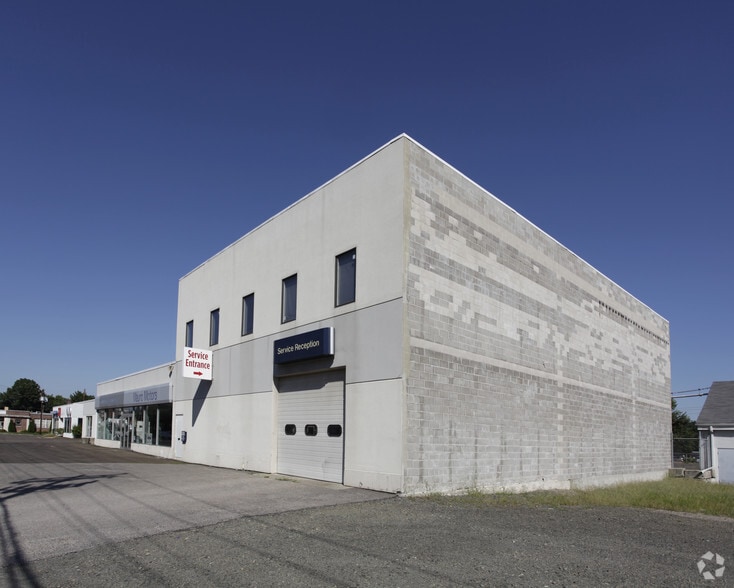 1635 Dixwell Ave, Hamden, CT for sale - Building Photo - Image 3 of 5