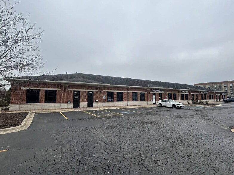 18311 N Creek Dr, Tinley Park, IL à louer - Photo du bâtiment - Image 1 de 12