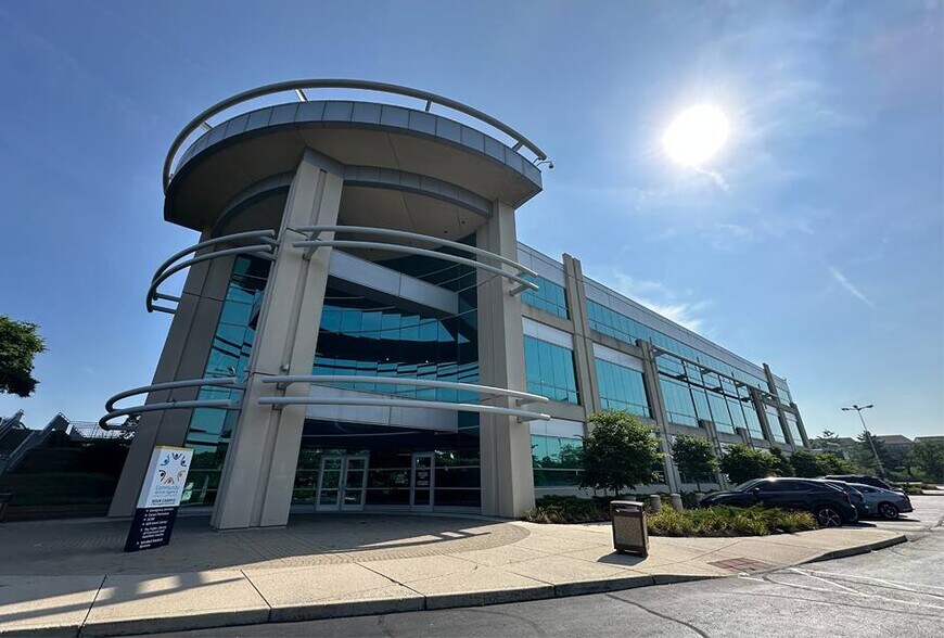 1740 Langdon Farm Rd, Cincinnati, OH à louer - Photo principale - Image 1 de 5