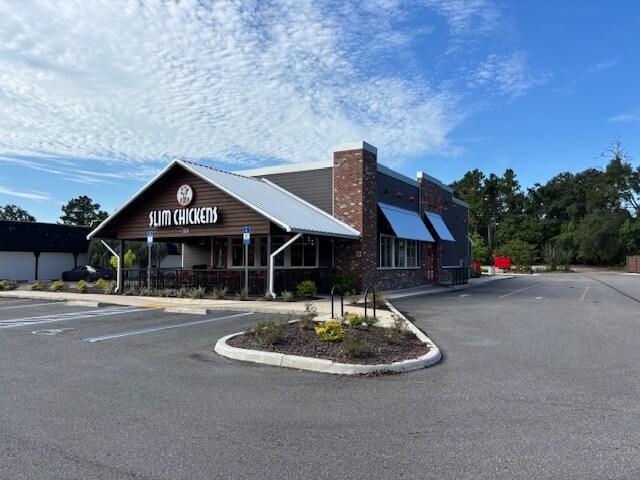 2329 Apalachee Pky, Tallahassee, FL à vendre - Photo du bâtiment - Image 3 de 6