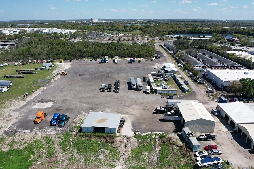 4922 N 56th St, Tampa, FL à louer - Photo du bâtiment - Image 3 de 3