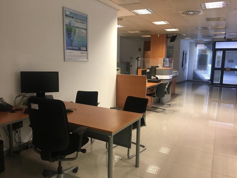 Retail in Ontinyent for lease - Building Photo - Image 2 of 13