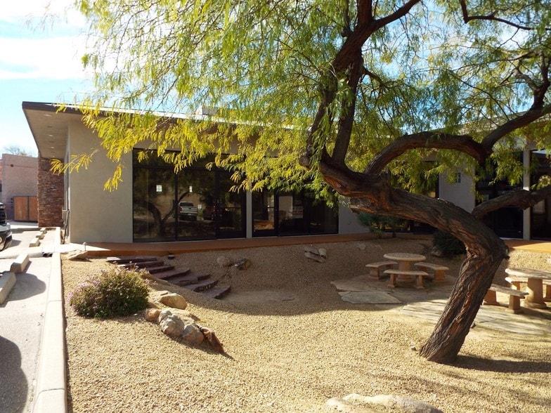 25 Easy St, Carefree, AZ for lease - Building Photo - Image 3 of 44