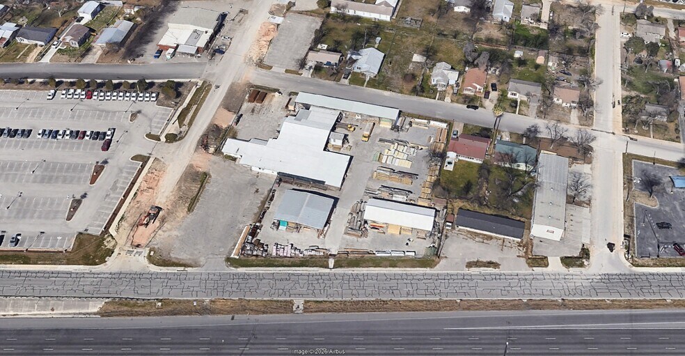 1445 McQueeney Rd, New Braunfels, TX à louer - Photo du bâtiment - Image 3 de 18