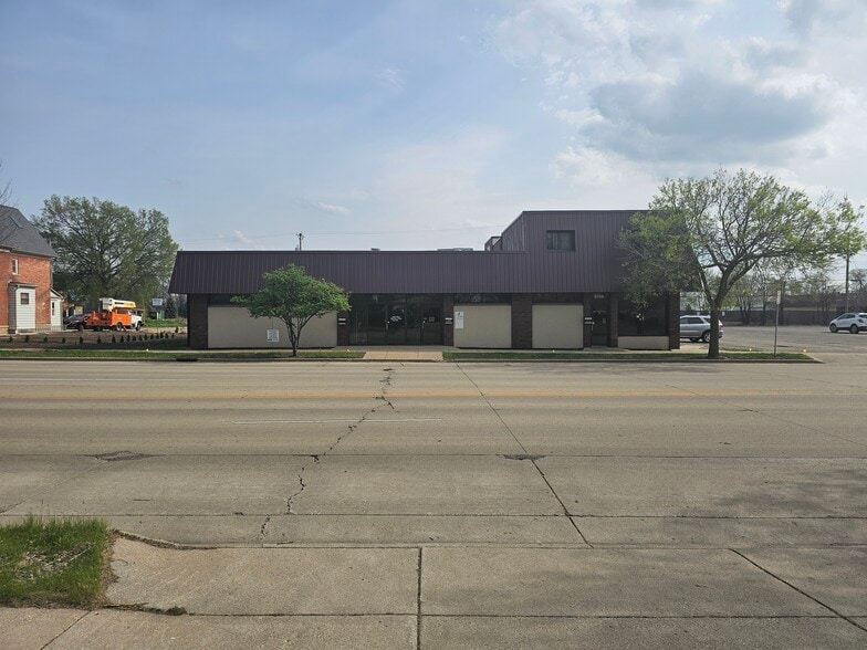 822 Broad St, Beloit, WI for lease - Building Photo - Image 1 of 3