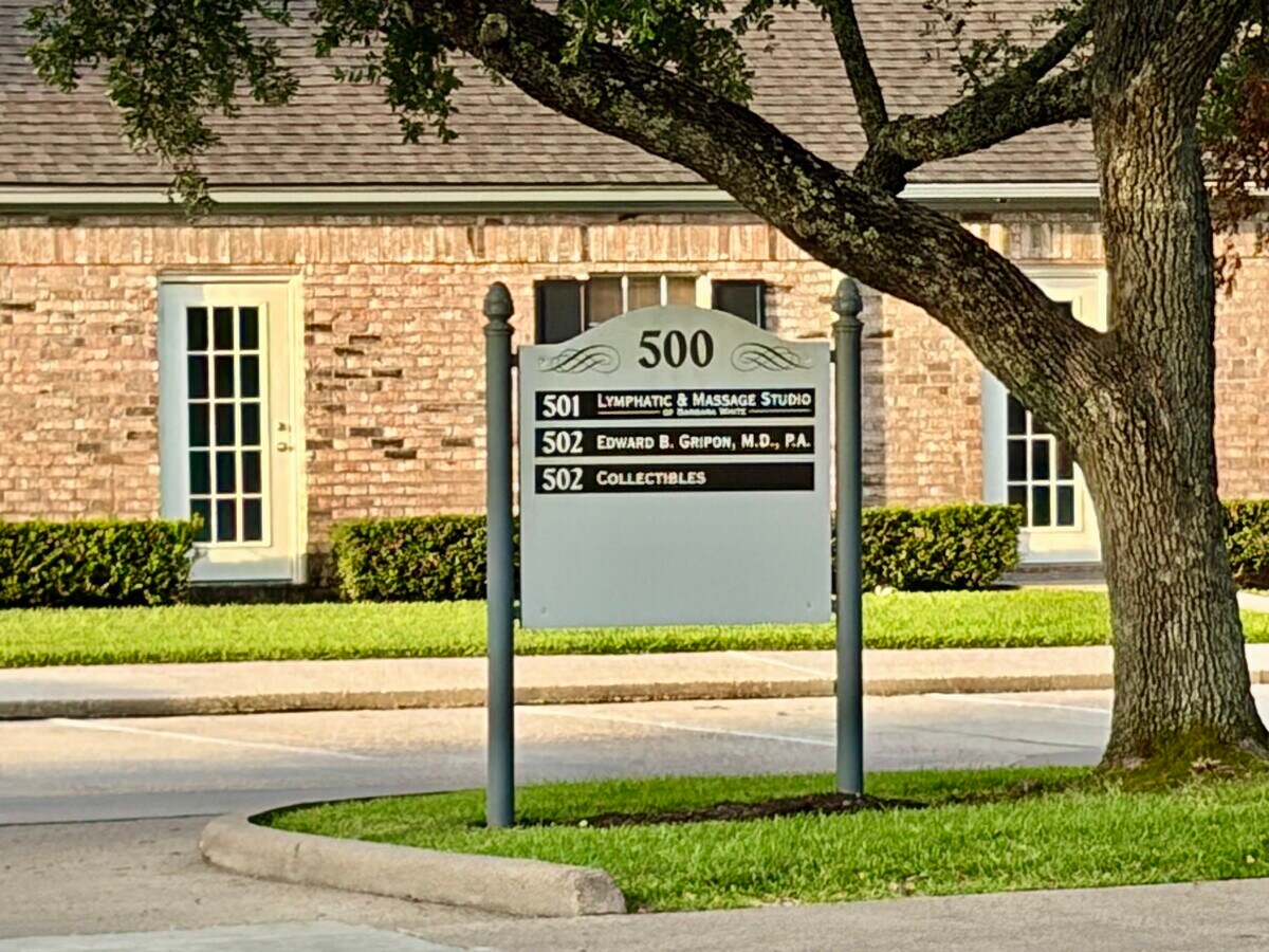 3560 Delaware St, Beaumont, TX 77706 - Unit 502 - - Interior Photo - Image 2 of 25
