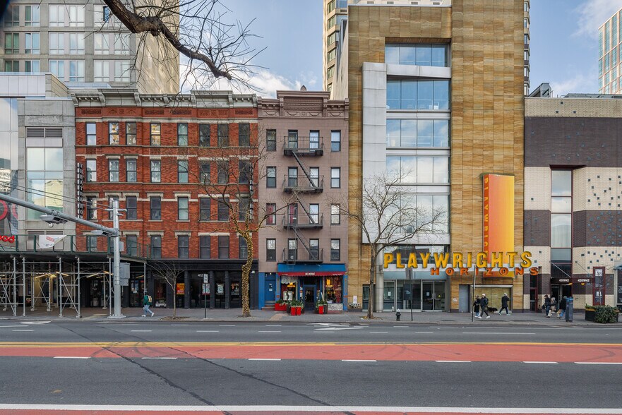 414 W 42nd St, New York, NY à vendre - Photo du bâtiment - Image 2 de 34