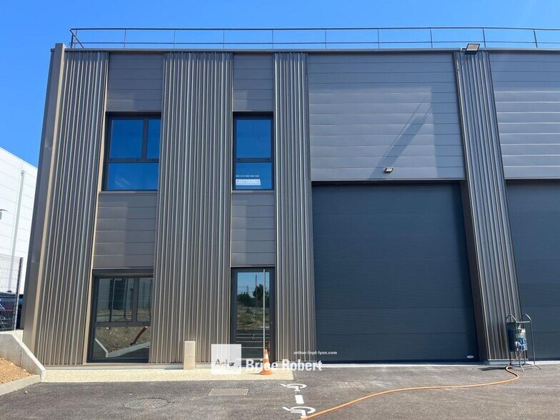 Flex in Rillieux La Pape for lease - Building Photo - Image 1 of 6