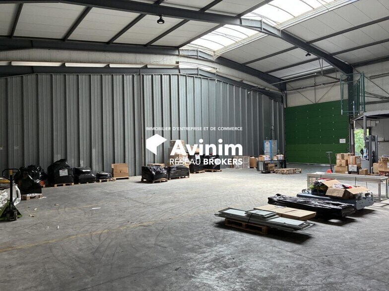 Industrial in Cabriès for lease - Interior Photo - Image 2 of 11