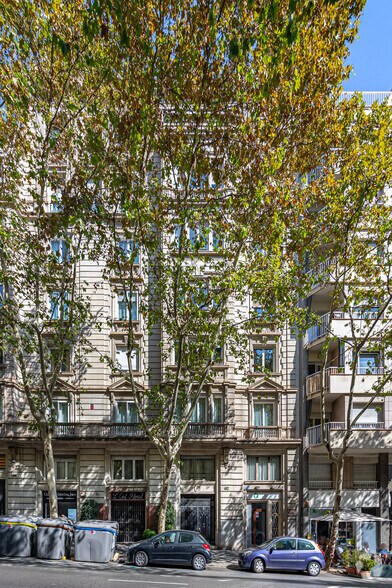 Carrer de Balmes, 452-454, Barcelona, Barcelona for lease - Primary Photo - Image 1 of 4