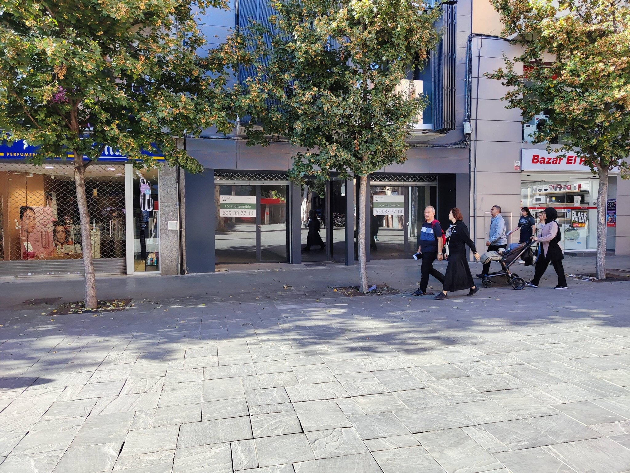 Plaça Lluis Perpinya, 6, Granollers, Barcelona for lease Primary Photo- Image 1 of 4