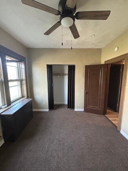 1412 Connecticut St, Gary, IN à vendre - Photo du bâtiment - Image 2 de 11
