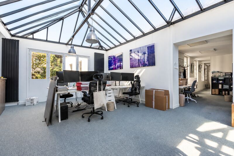56 Rue Du Faubourg Saint-Antoine, Paris à louer - Photo du bâtiment - Image 2 de 15